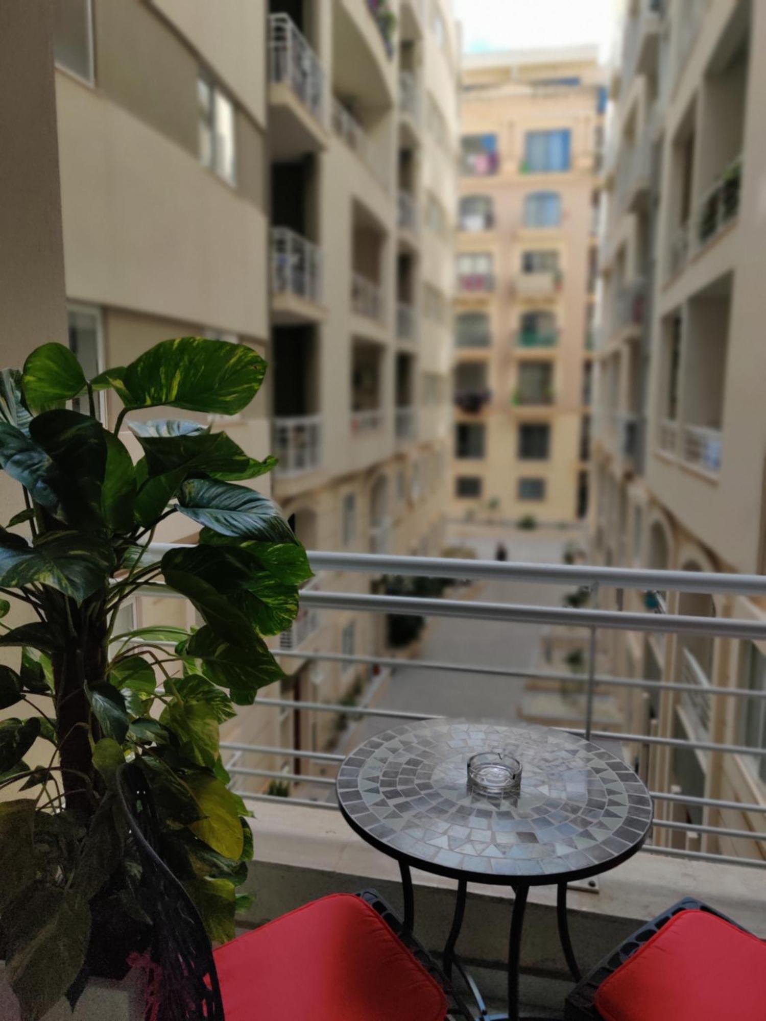 Depiro Point Deluxe - Modern, Designer Apartment 2 Minutes Away From Popular Sliema Seafront Exteriör bild